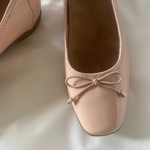 Clarks Women's Ballerina Flats Size 8.5 with cushion insole and heel pad - Picture 7 of 10